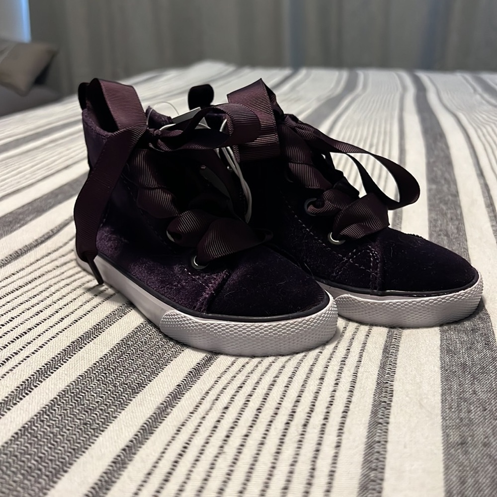 Girls Cat & Jack high top shoes